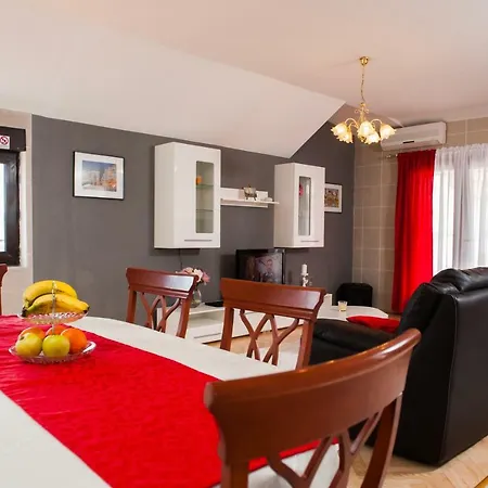 Nina Suites With Sea View Apartamento