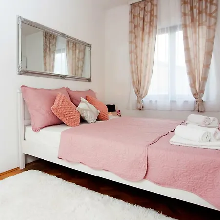 Nina Suites With Sea View * Podstrana