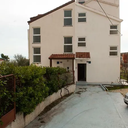 Nina Suites With Sea View Apartamento