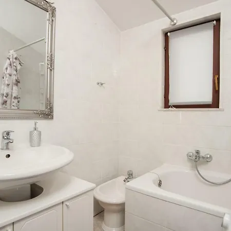 아파트 Nina Suites With Sea View
